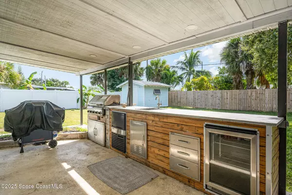 Cocoa Beach, FL 32931,113 W Leon LN