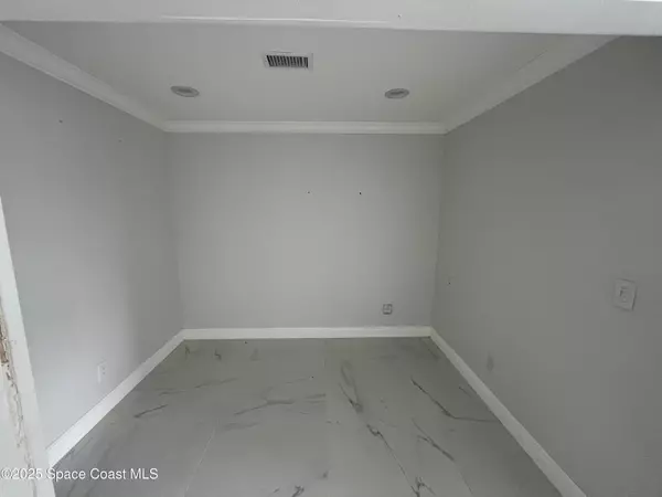 Merritt Island, FL 32952,128 E Merritt Island CSWY