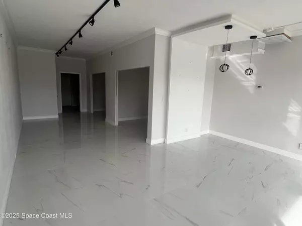 Merritt Island, FL 32952,128 E Merritt Island CSWY