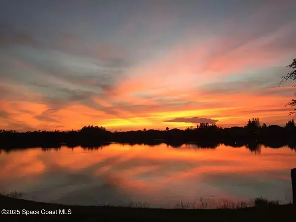 Vero Beach, FL 32968,935 Southlakes WAY SW