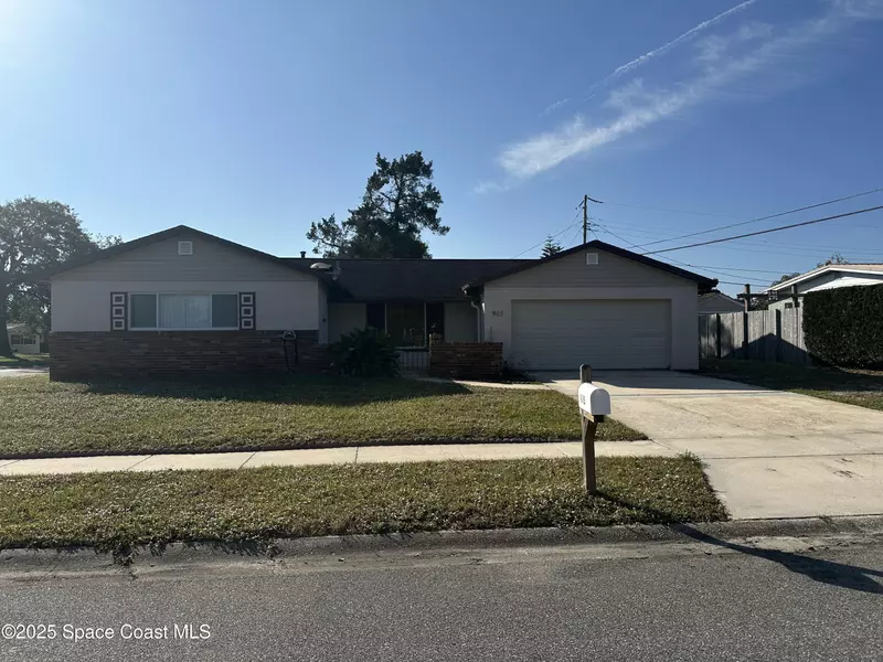 905 Grant RD, Titusville, FL 32780