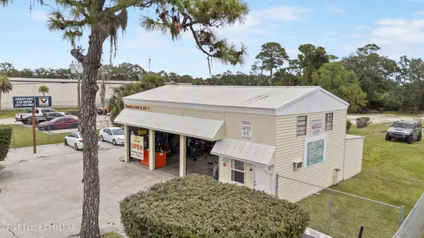 3330 N Courtenay Pkwy, Merritt Island, FL 32953