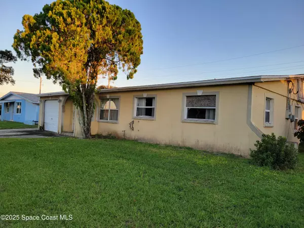 Melbourne, FL 32901,909 Almond BLVD