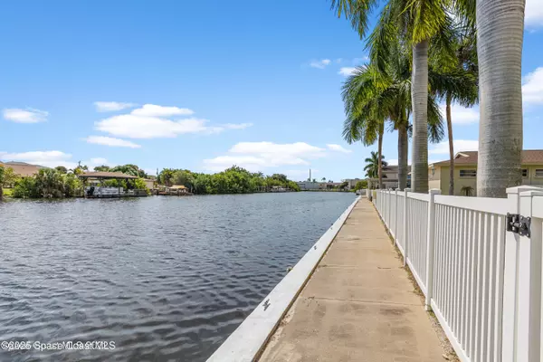 Merritt Island, FL 32952,250 N Banana River DR N #D1