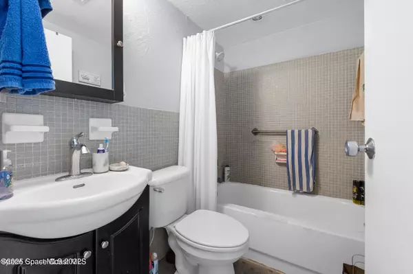 Merritt Island, FL 32952,250 N Banana River DR N #D1