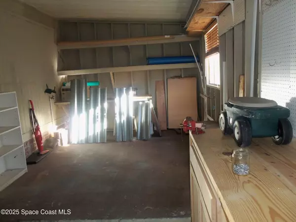 Barefoot Bay, FL 32976,1002 Ginger LN NW