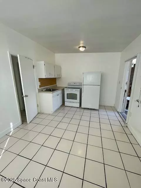Cocoa Beach, FL 32931,490 S Orlando AVE #1