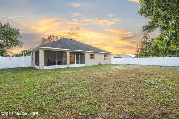 Palm Bay, FL 32909,943 SE Douglas ST SE