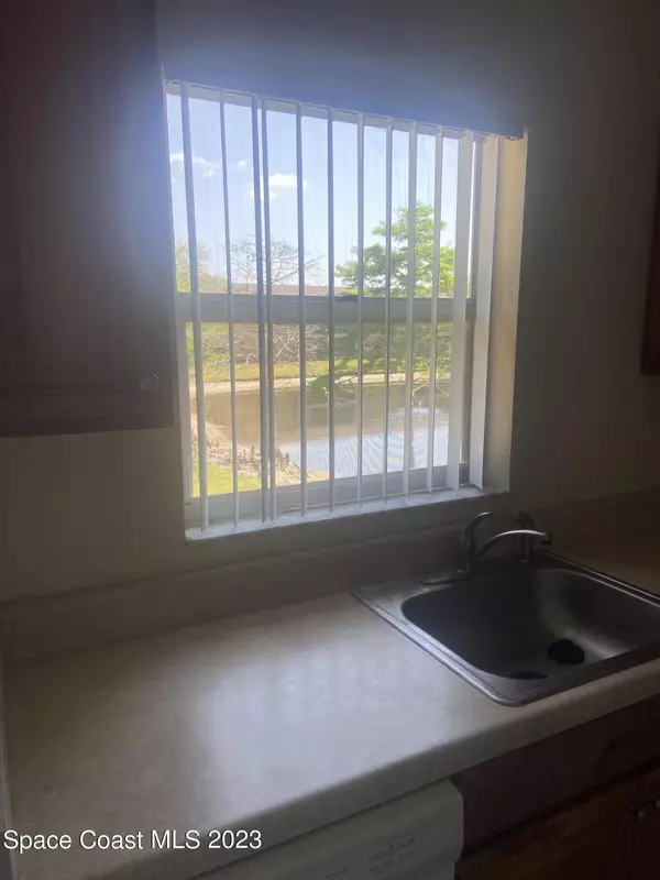 Merritt Island, FL 32953,290 Spring DR #4