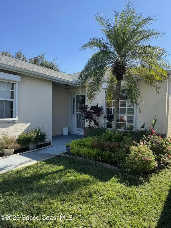 Melbourne, FL 32901,870 Cross Lake DR