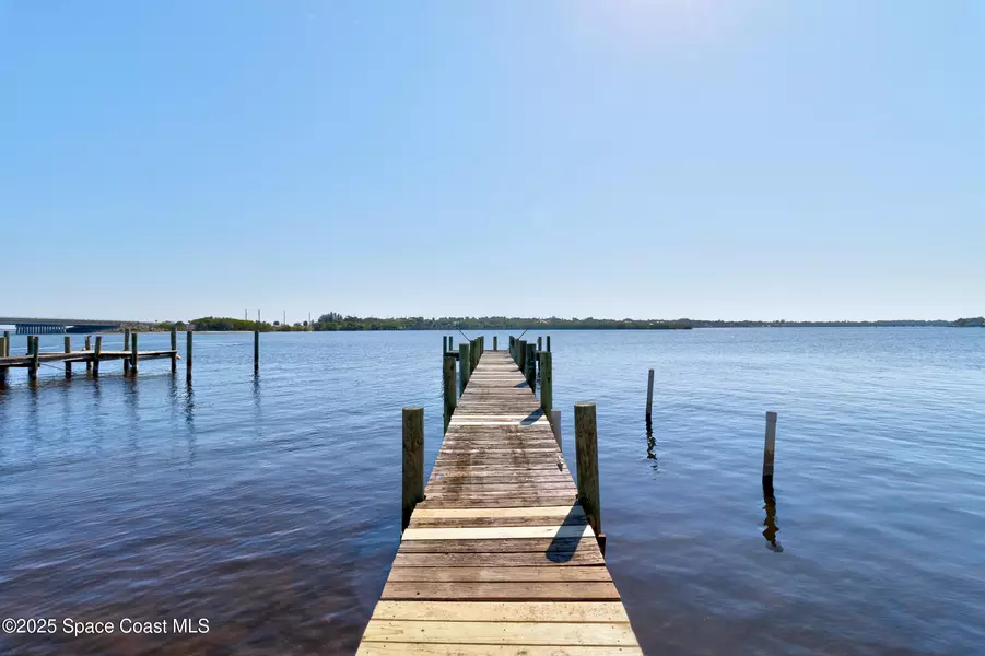 3949 Canal DR, Sebastian, FL 32976