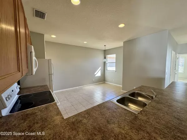 Rockledge, FL 32955,916 Ocaso LN #204