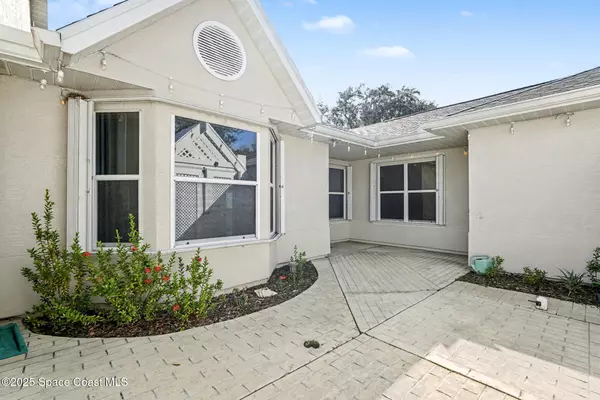 Melbourne, FL 32940,813 Oakwood DR