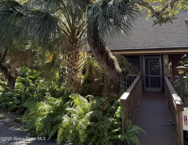 Melbourne Beach, FL 32951,6301 Treetop DR