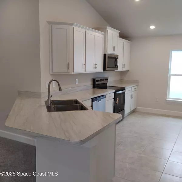 Palm Bay, FL 32907,1676 Kylar DR NW