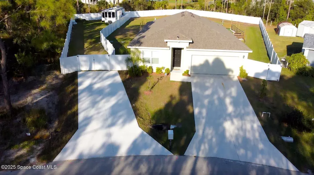 401 La Coco ST SW, Palm Bay, FL 32908