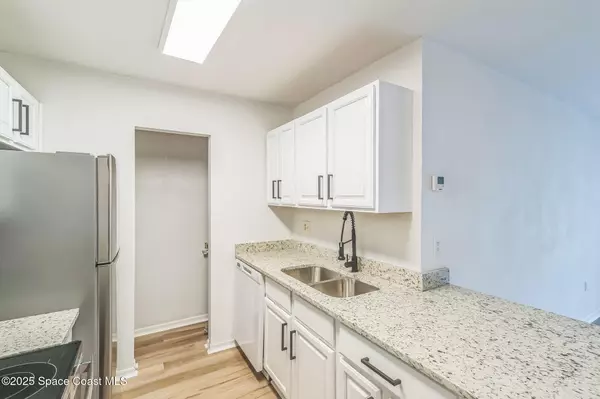 Palm Bay, FL 32909,410 Thor AVE SE