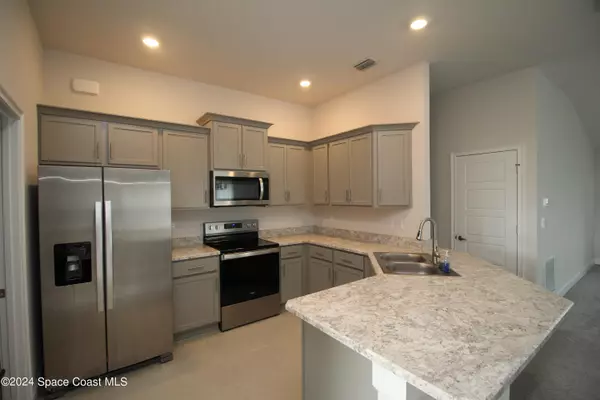 Palm Bay, FL 32907,2513 Pinwherry ST NW