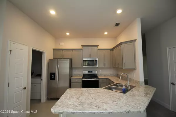 Palm Bay, FL 32907,2513 Pinwherry ST NW