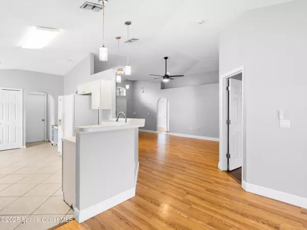 Melbourne, FL 32934,1106 White Oak CIR