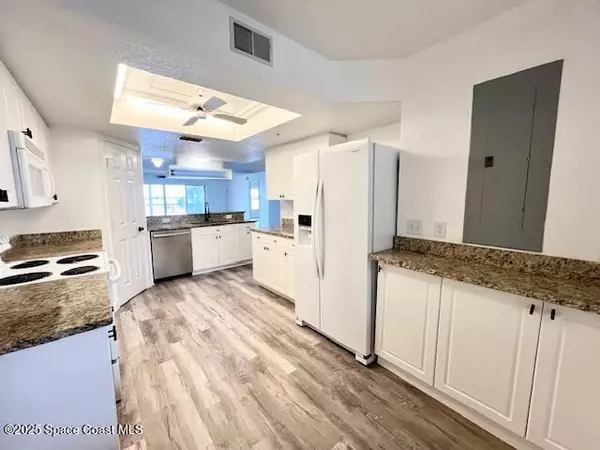 Cocoa, FL 32922,102 Riverside DR #205