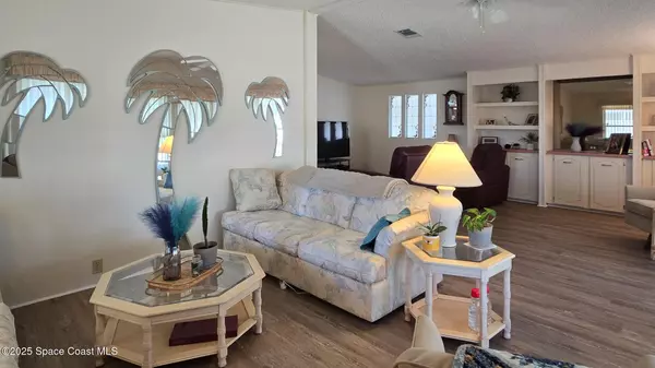 Barefoot Bay, FL 32976,927 Yew ST