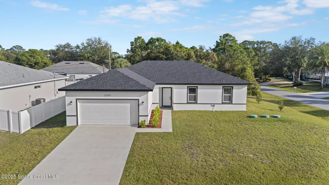 2668 Dennis AVE SE, Palm Bay, FL 32909