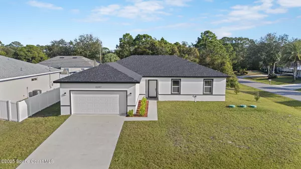 2668 Dennis AVE SE, Palm Bay, FL 32909
