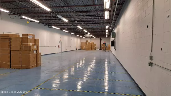 Palm Bay, FL 32905,2469 Palm Bay RD NE #3