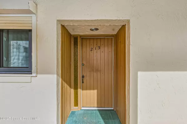 Cocoa Beach, FL 32931,1605 Minutemen CSWY #213