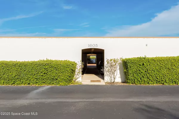 Cocoa Beach, FL 32931,1605 Minutemen CSWY #213