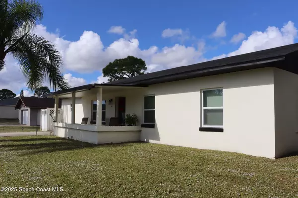 Palm Bay, FL 32909,363 Royal ST SE