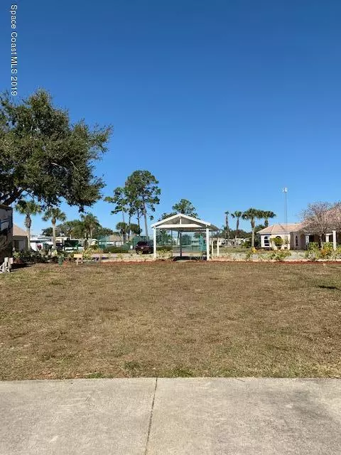 Titusville, FL 32796,2074 Payne Stewart DR