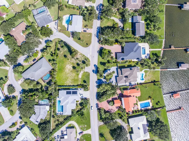 303 Riverside DR, Melbourne Beach, FL 32951