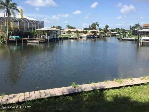 Melbourne Beach, FL 32951,394 River View LN