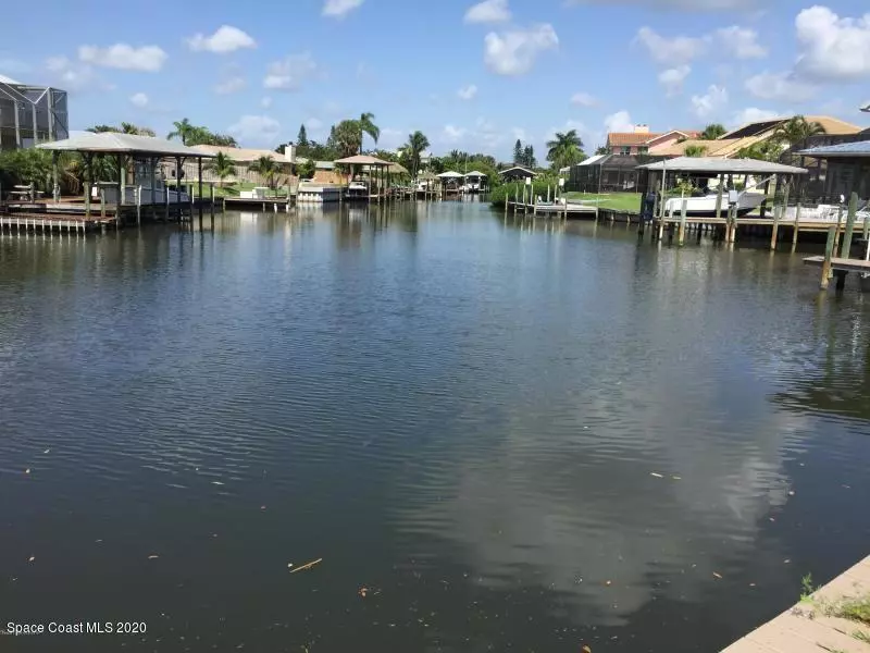 Melbourne Beach, FL 32951,394 River View LN