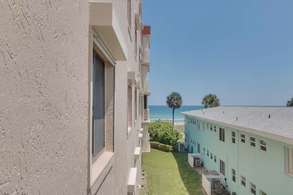 Cocoa Beach, FL 32931,1527 S Atlantic AVE #303