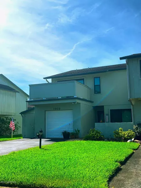 1909 Dipol Courtway, Titusville, FL 32780