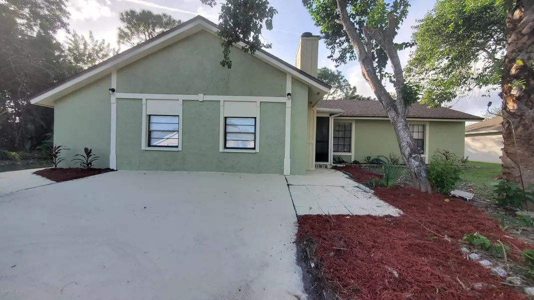 458 Filbert AVE NE, Palm Bay, FL 32907