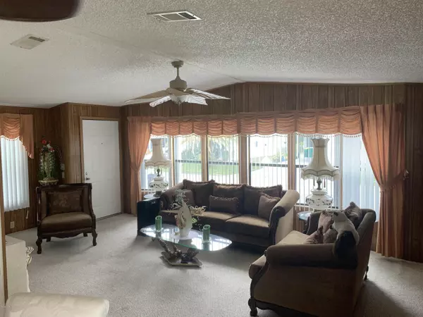 Barefoot Bay, FL 32976,424 Papaya CIR