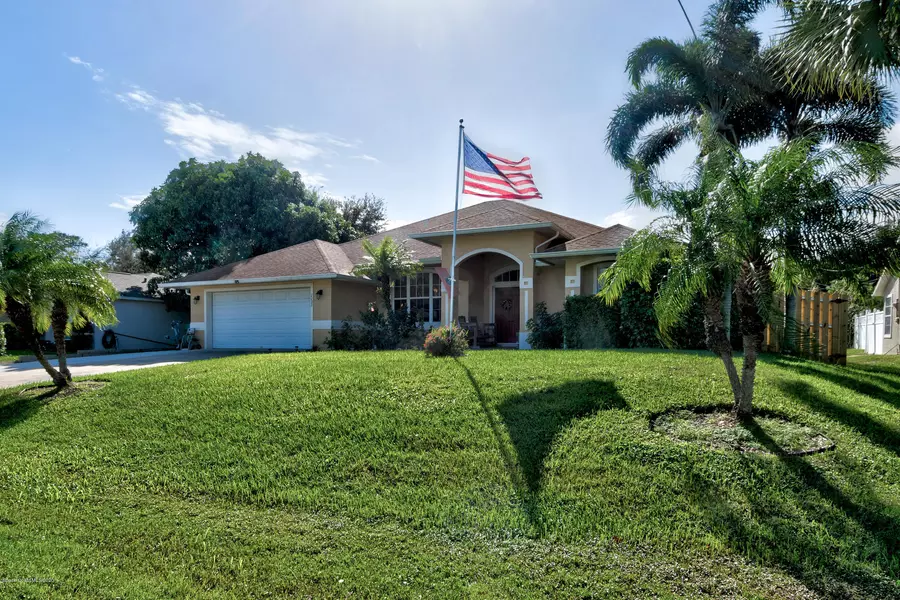 1133 Fairfield LN, Sebastian, FL 32958