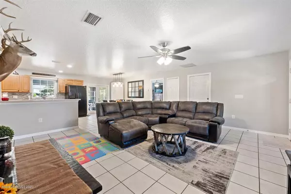 Cocoa, FL 32927,653 Altura DR