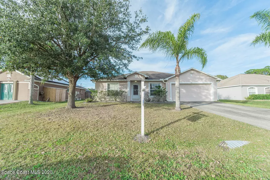 681 Thuringer ST NW, Palm Bay, FL 32907