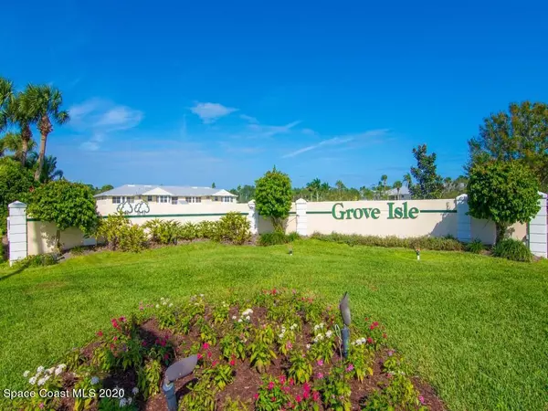 Vero Beach, FL 32962,605 W Lake Jasmine CIR #204