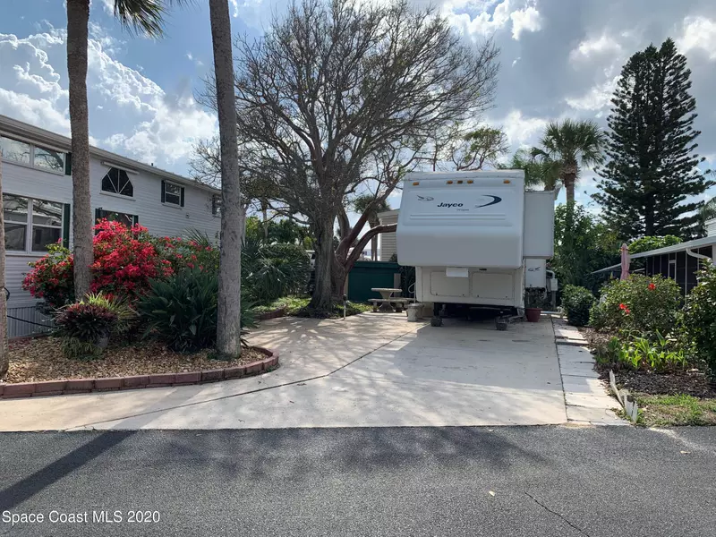 845 Horizon LN #410, Melbourne Beach, FL 32951