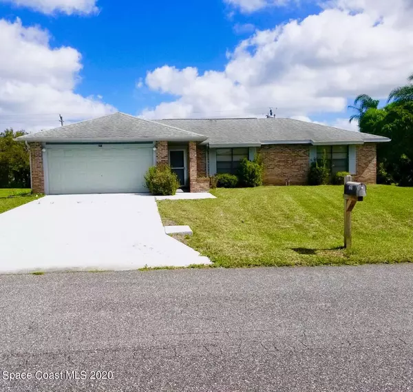 221 Haverford LN NE, Palm Bay, FL 32907