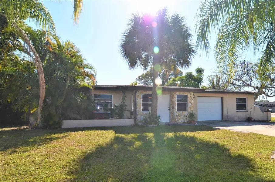 1524 Coral ST, Merritt Island, FL 32952