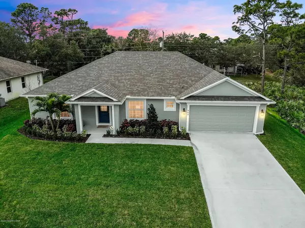 860 Lyons CIR NW, Palm Bay, FL 32907