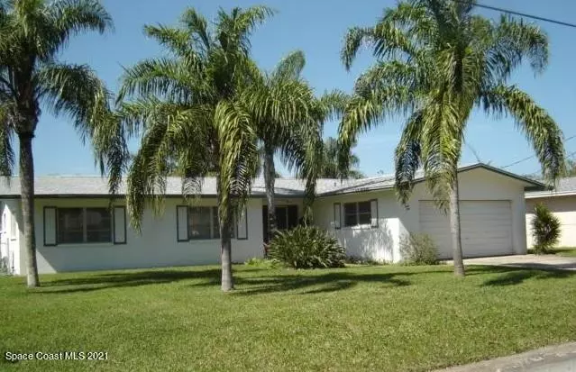 41 Riverview LN, Cocoa Beach, FL 32931