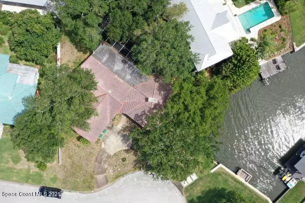 4 Shore View LN, Indialantic, FL 32903